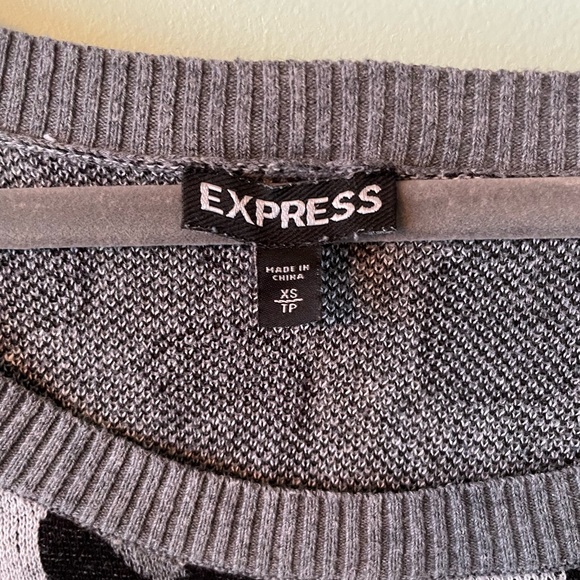 Express gray leopard sweater - Picture 3 of 3